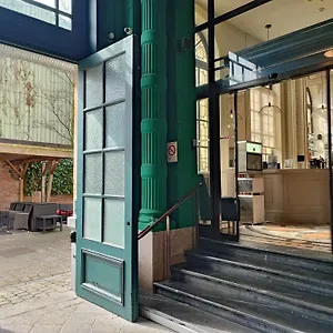 Hotel Western Urban, Lila